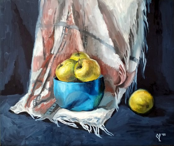 Apples on the tablecloth