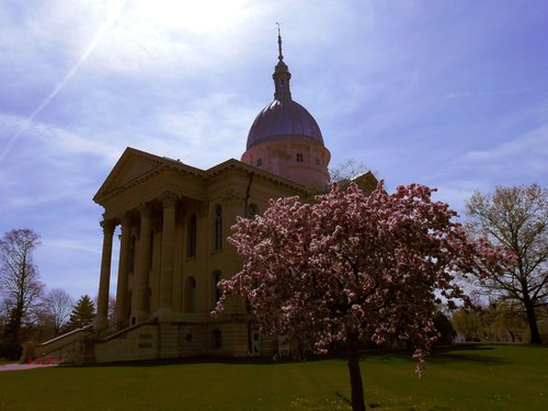 Macoupin County Courthouse (18x24) by Jeff Iverson