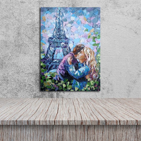 Love under the Eiffel Tower