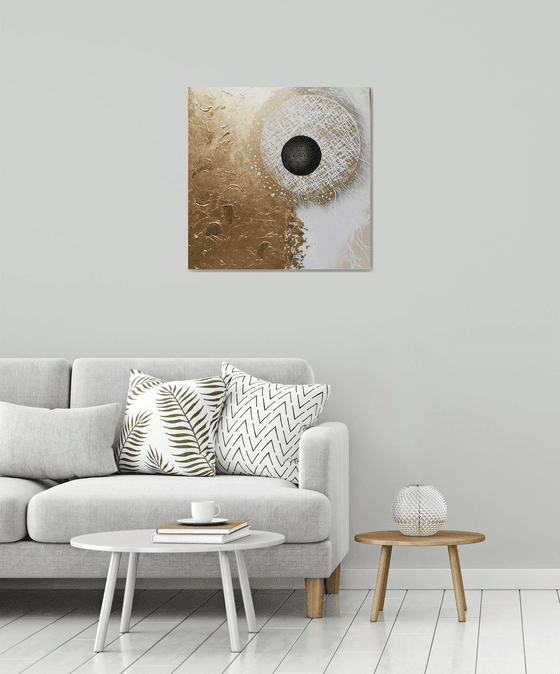 Suspended moon