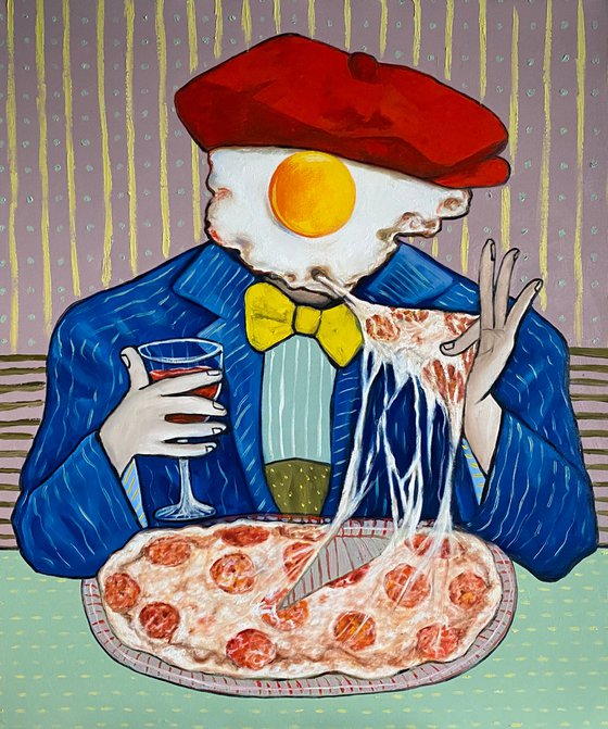 Mr Egg enjoying a pizza