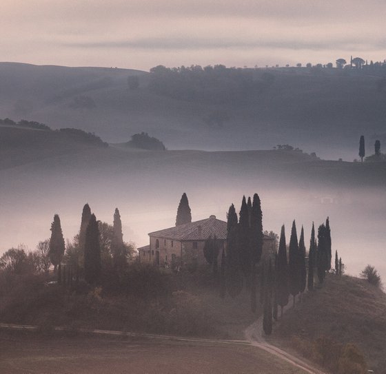 A tuscan homestead at dawn (2)