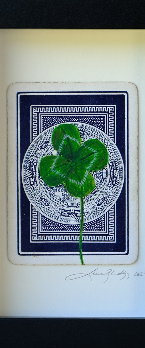 Fourleaves clover by Lene Bladbjerg