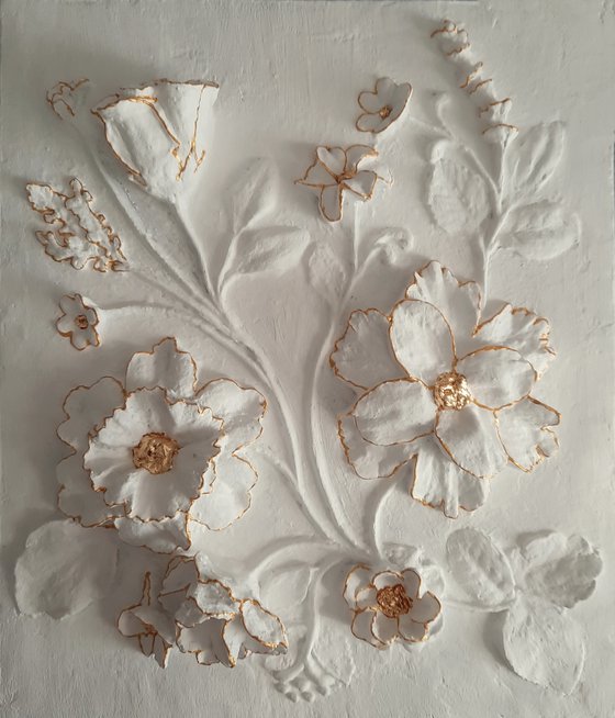 sculptural wall art "Flowers with gold accents"