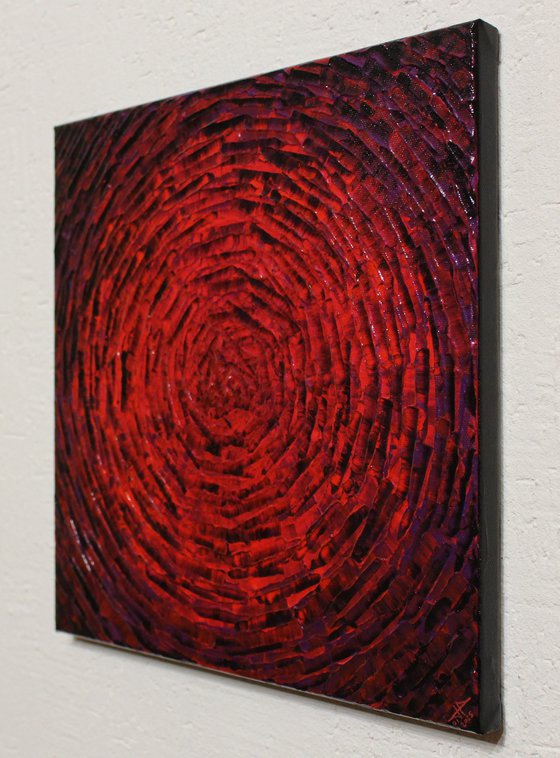 Concentric purplish red burst