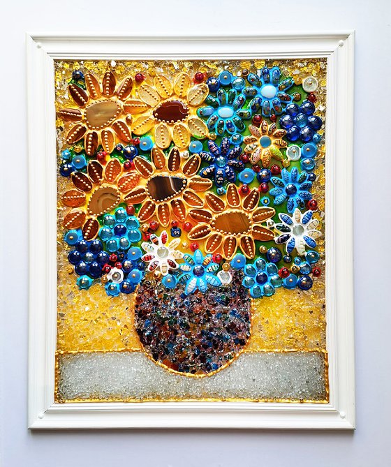 Amber & agates, moonstones, Murano glass art. Sunflowers, forget me not summer flowers in vase