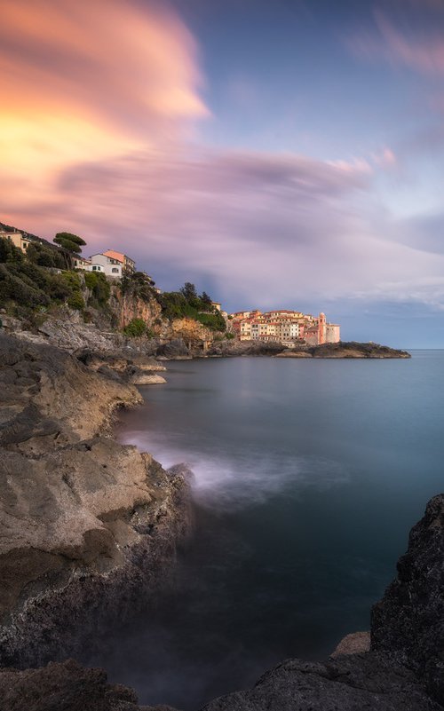 INCOMING CLOUDS by Giovanni Laudicina