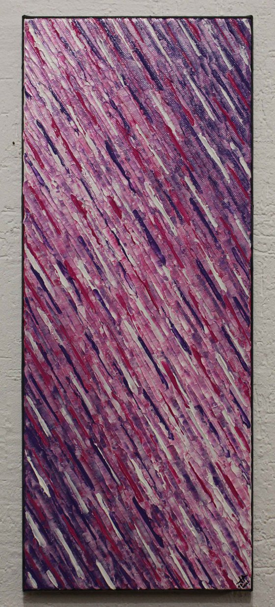 White pink violet knife texture