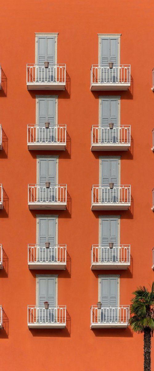 Hotel by the lake by Marcus Cederberg