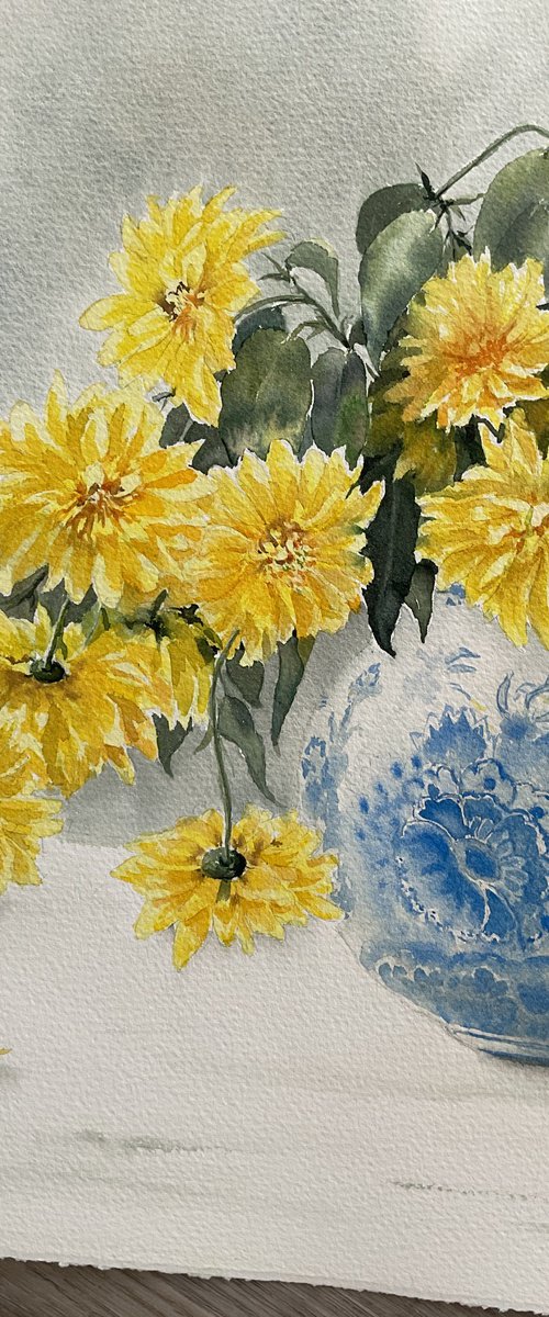 Sunshine yellow bouquet, golden spheres by Natalia Butenko