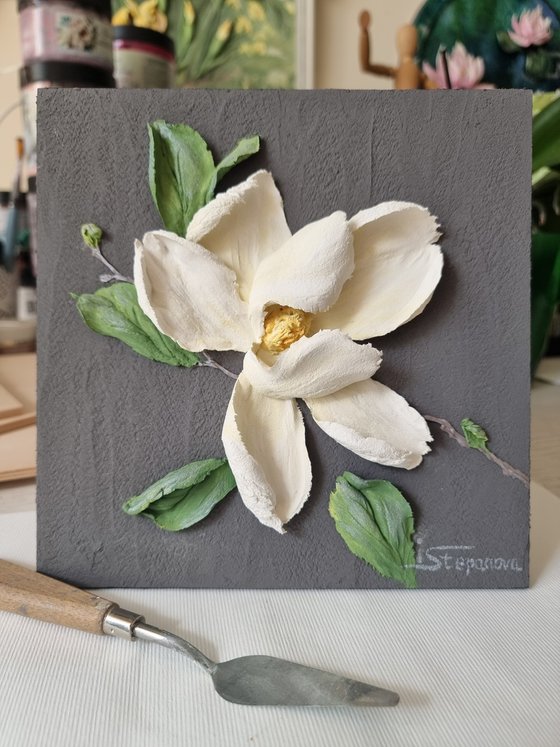 White Magnolia - Flower relief