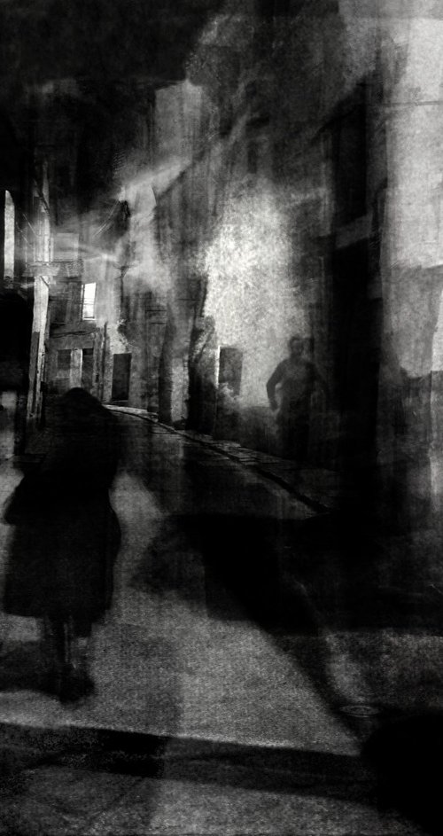 Une vie nocturne dans une rue...... by Philippe berthier