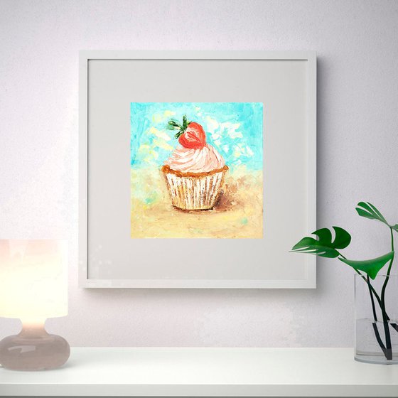 Cupcake with strawberries