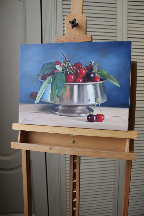 Cherries in a bowl