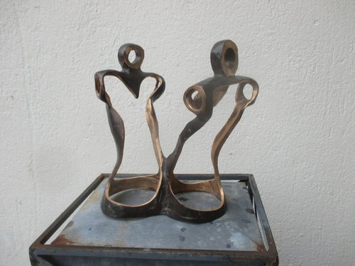 friends or couple - the dance - unique  expressive bronze by Sonja Zeltner-Müller