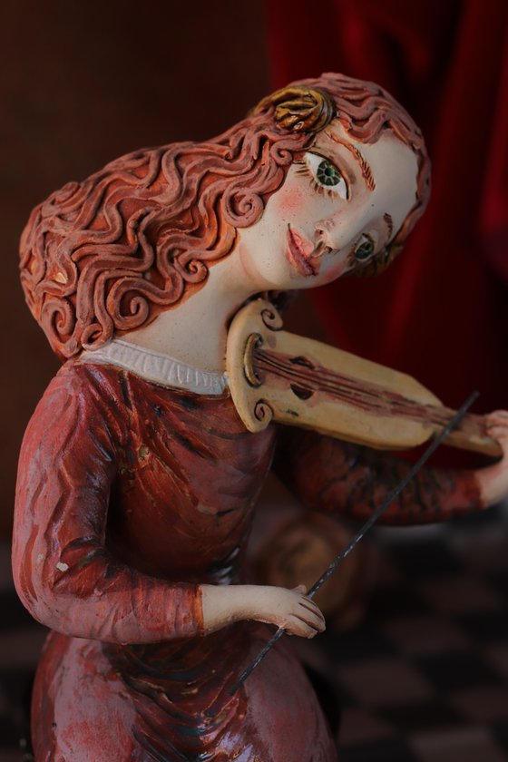 Renaissance Girl with a Vielle