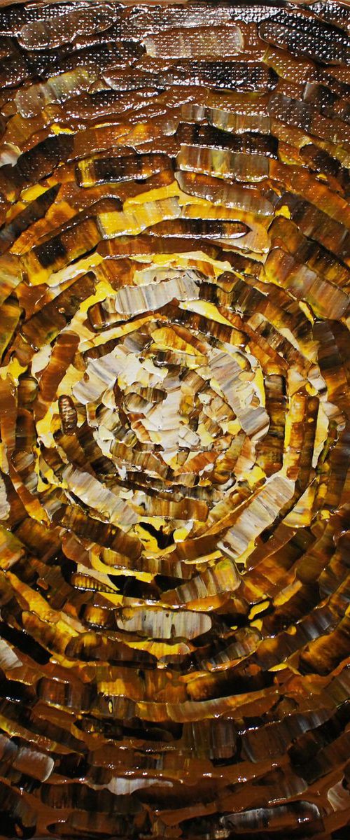 Small shine of brown yellow glow by Jonathan Pradillon