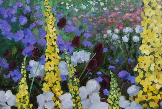 To wonder in midsummers garden