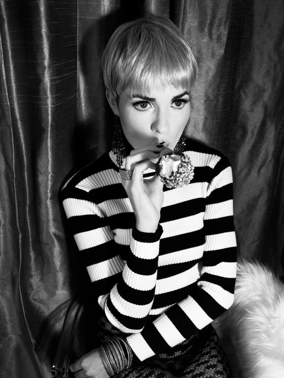 IT GIRL IN STRIPES