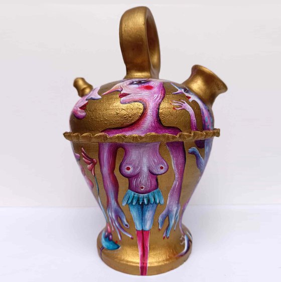 Golden rhapsody vase