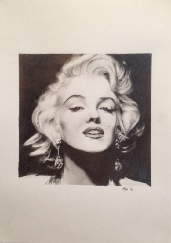 Monroe - Hollywood Icon - Photorealistic Pencil Drawing