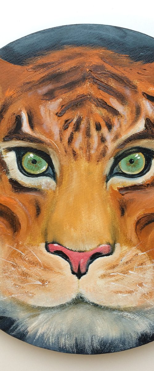 Tiger - Animal portrait - Small round canvas by Olga Ivanova