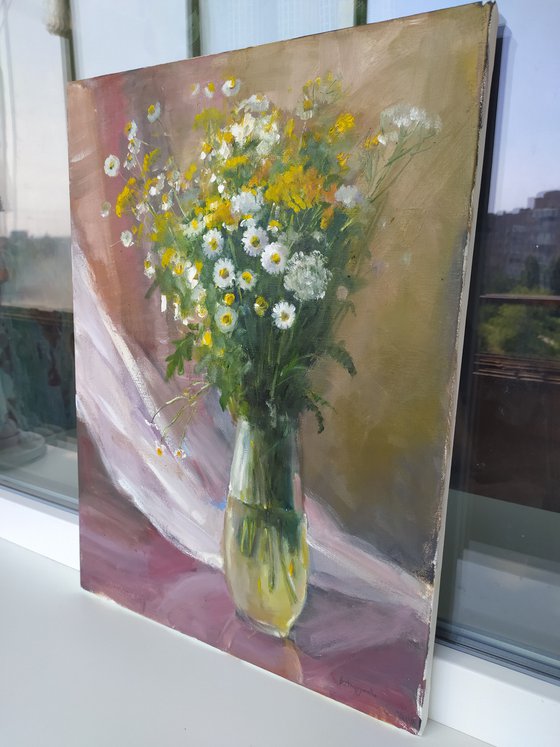 Chamomile and tansy in a vase