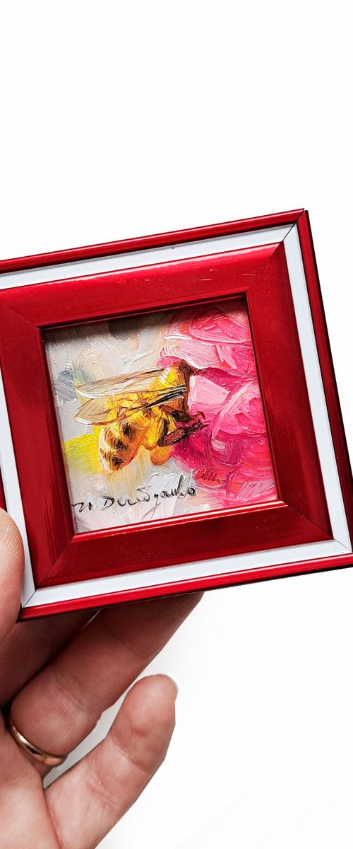 Bee by Nataly Derevyanko