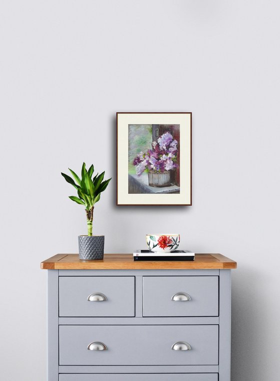 A lavish bouquet of lilacs