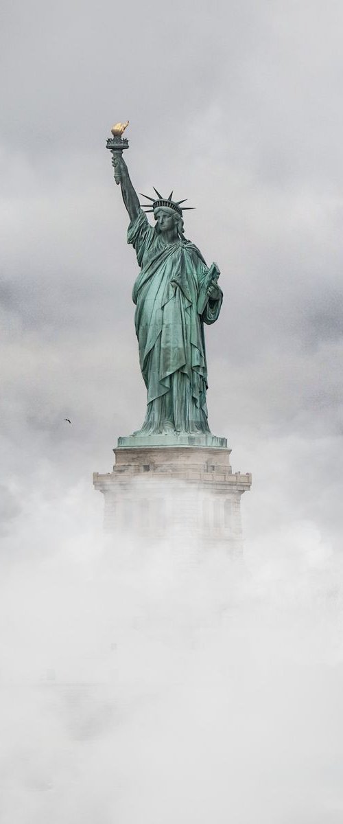 New York Statue of liberty by Tom Harris