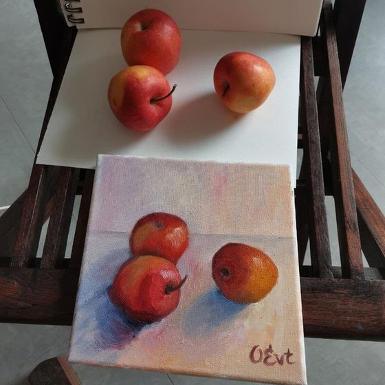 Still life with apples. Natura morta con mele.