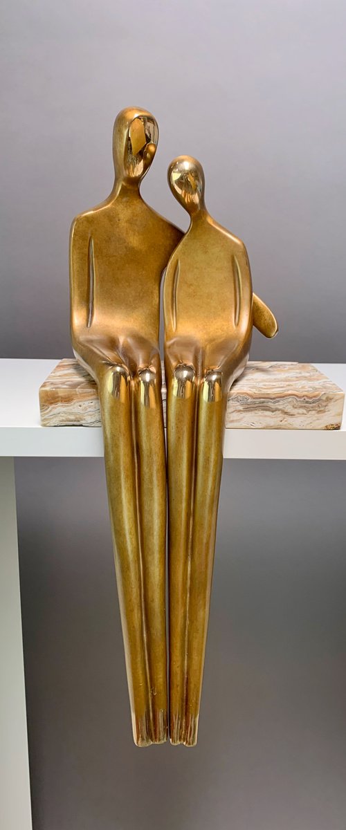 "Close to Me "  50 cm sitting tall bronze couple brown patina" by Yenny Cocq