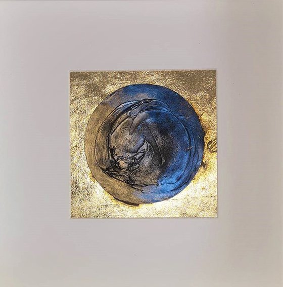 Gold moon