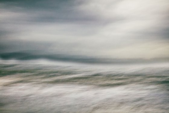Fading stillness