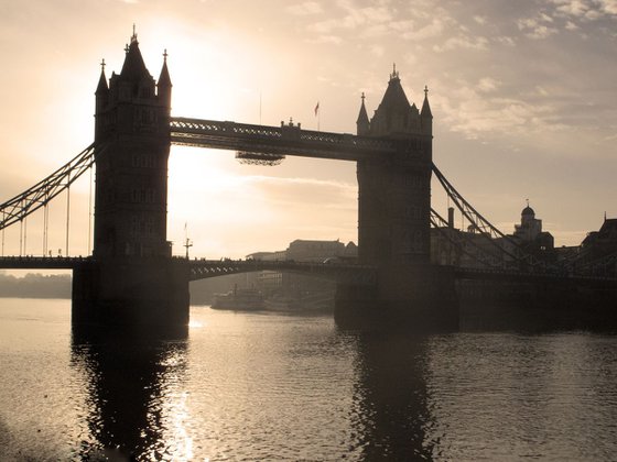 TOWER BRIDGE SILHOUETTE (Limited edition  2/50) 16"x 12"