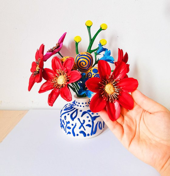 Bouquet of poppies in a vase