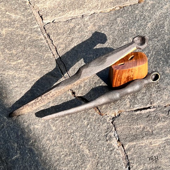 Spoon figures made of bog oak