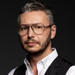 Visit Lukasz Olek shop