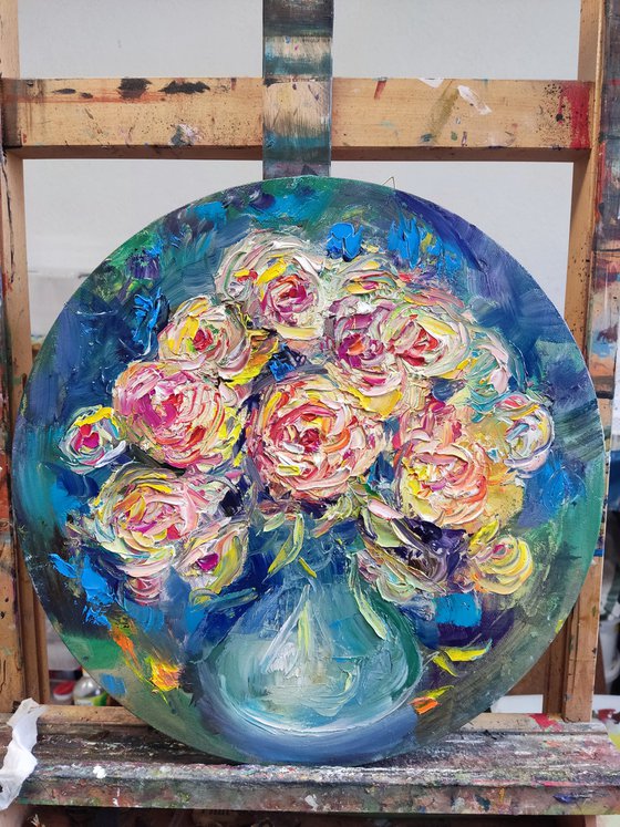 Roses on round canvas