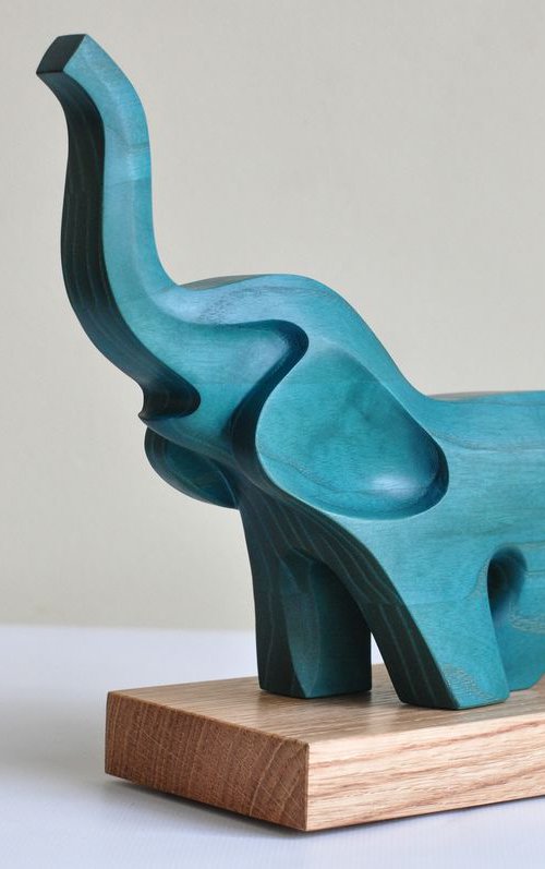 Screaming elephant by Andrij Savchuk