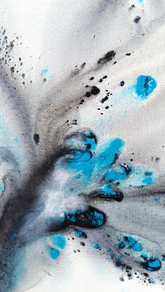 Nature 568 — Abstract Turquoise Burst