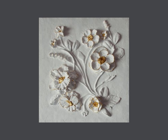 sculptural wall art "Flowers with gold decor"