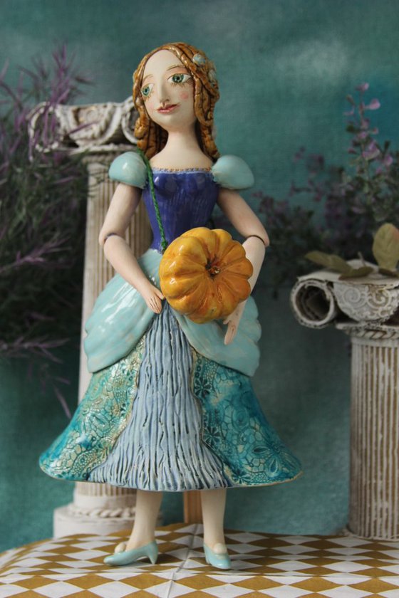 Cinderella. Wall sculpture by Elya Yalonetski