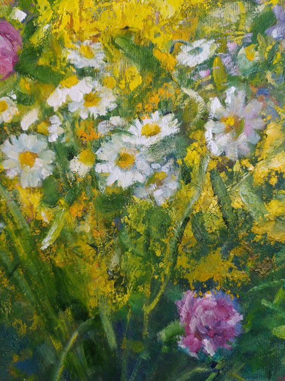 Summer bouquet on the bench