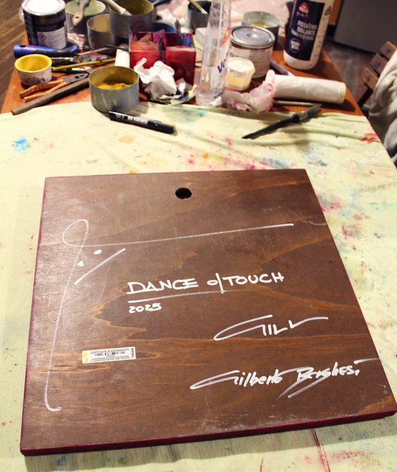 DANCE of TOUCH.