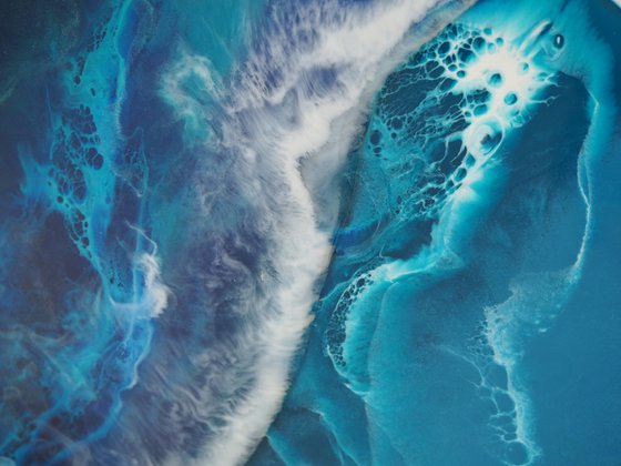 Round window with seaview