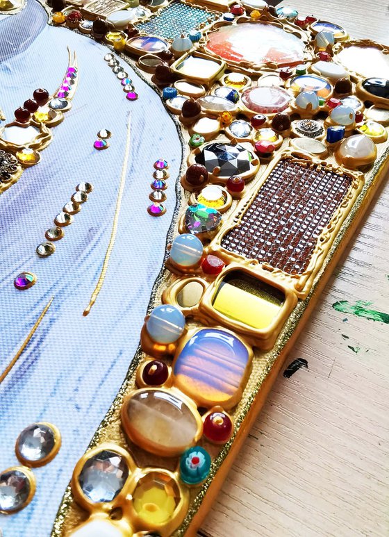 Horses in gold. Love.