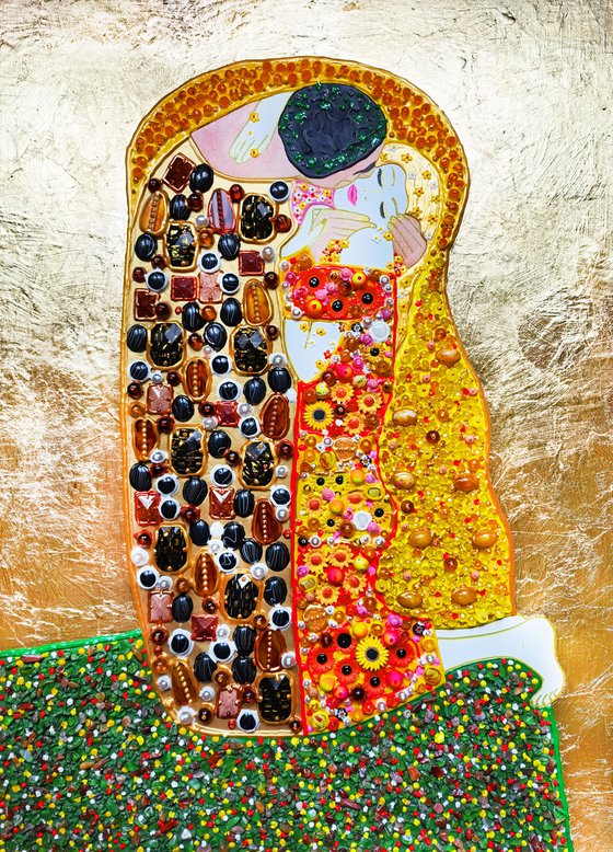 Love painting Kiss (Klimt). Agates, amber, carnelian, mosaic