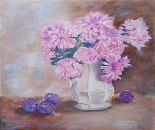 Delicate lilac chrysanthemums. by Liubov Samoilova
