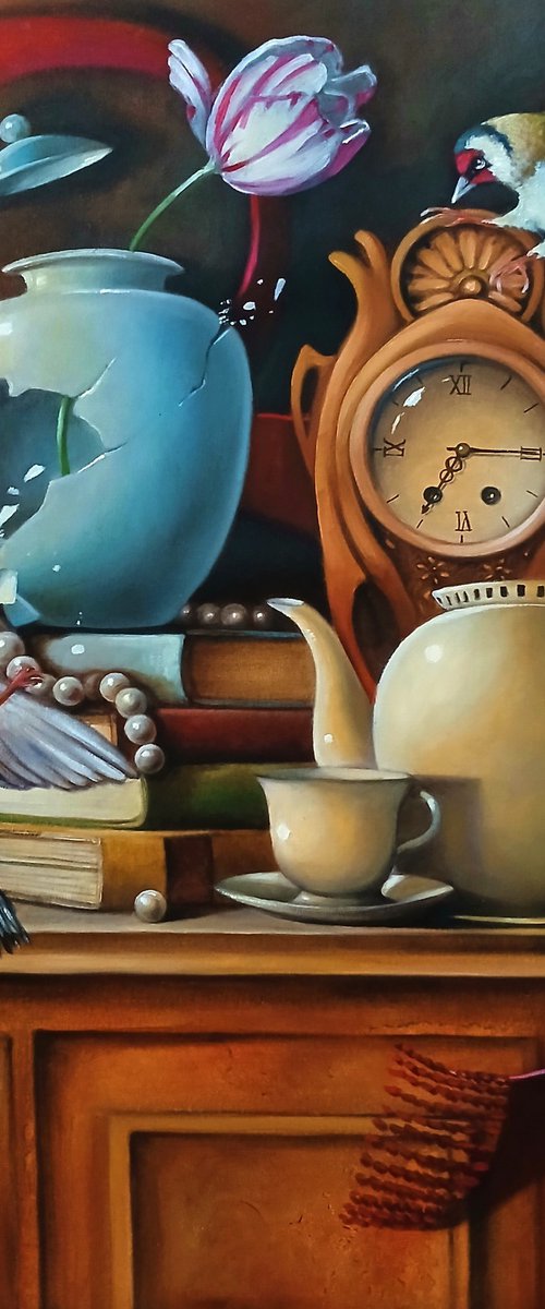 A single tulip by Valentina Toma' aka Zoe Chigi